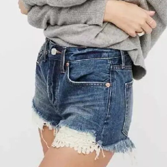 Free People We The Free Daisy Chain Denim Distressed Lace Cutoff Shorts - Dark - Picture 2 of 13